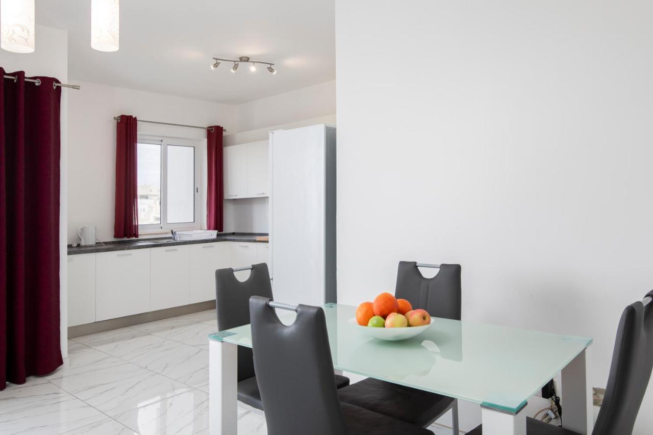 Sea View Apartment 2 Bedrooms 2 Bathrooms, 2 Minutes Away From The Sea Saint Julian's Екстер'єр фото