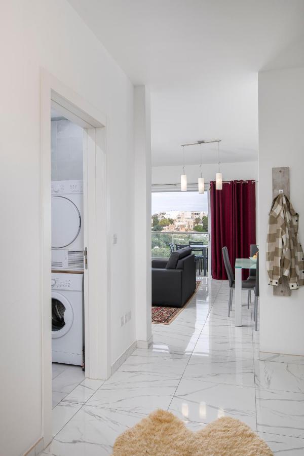Sea View Apartment 2 Bedrooms 2 Bathrooms, 2 Minutes Away From The Sea Saint Julian's Екстер'єр фото